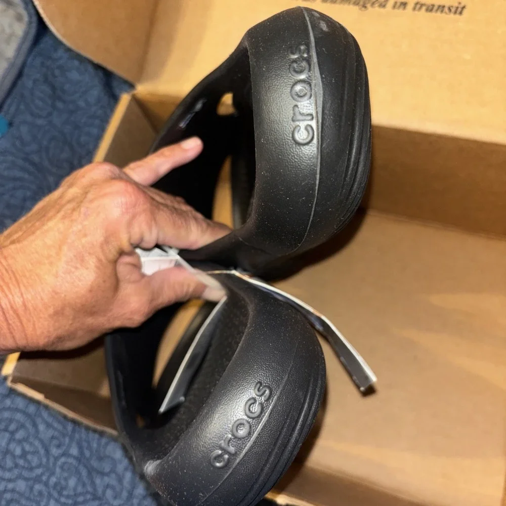 NWT CROCS Unisex Men 8 Women 10 Mellow Recovery Slides Black Sandals 208392-001